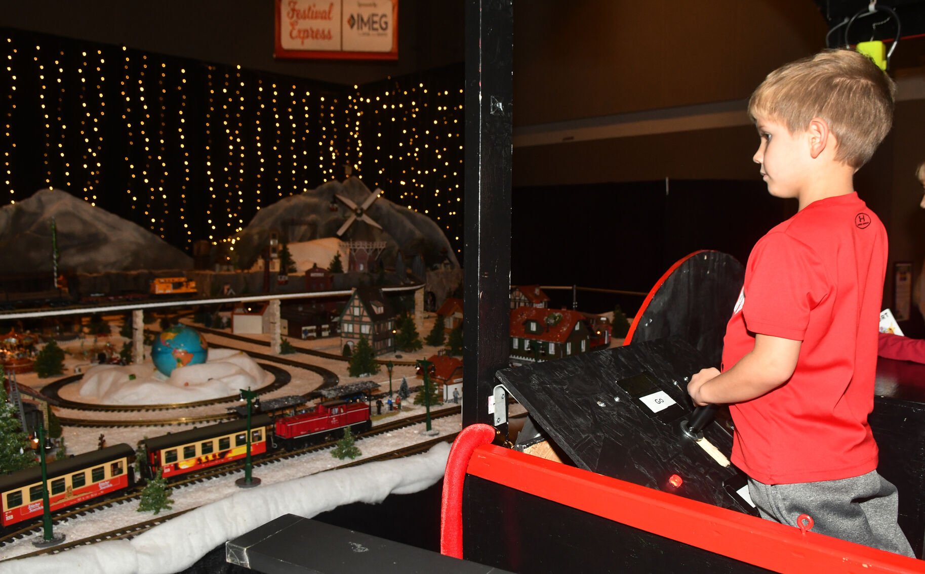 Festival of Trees "Christmas Around the World".